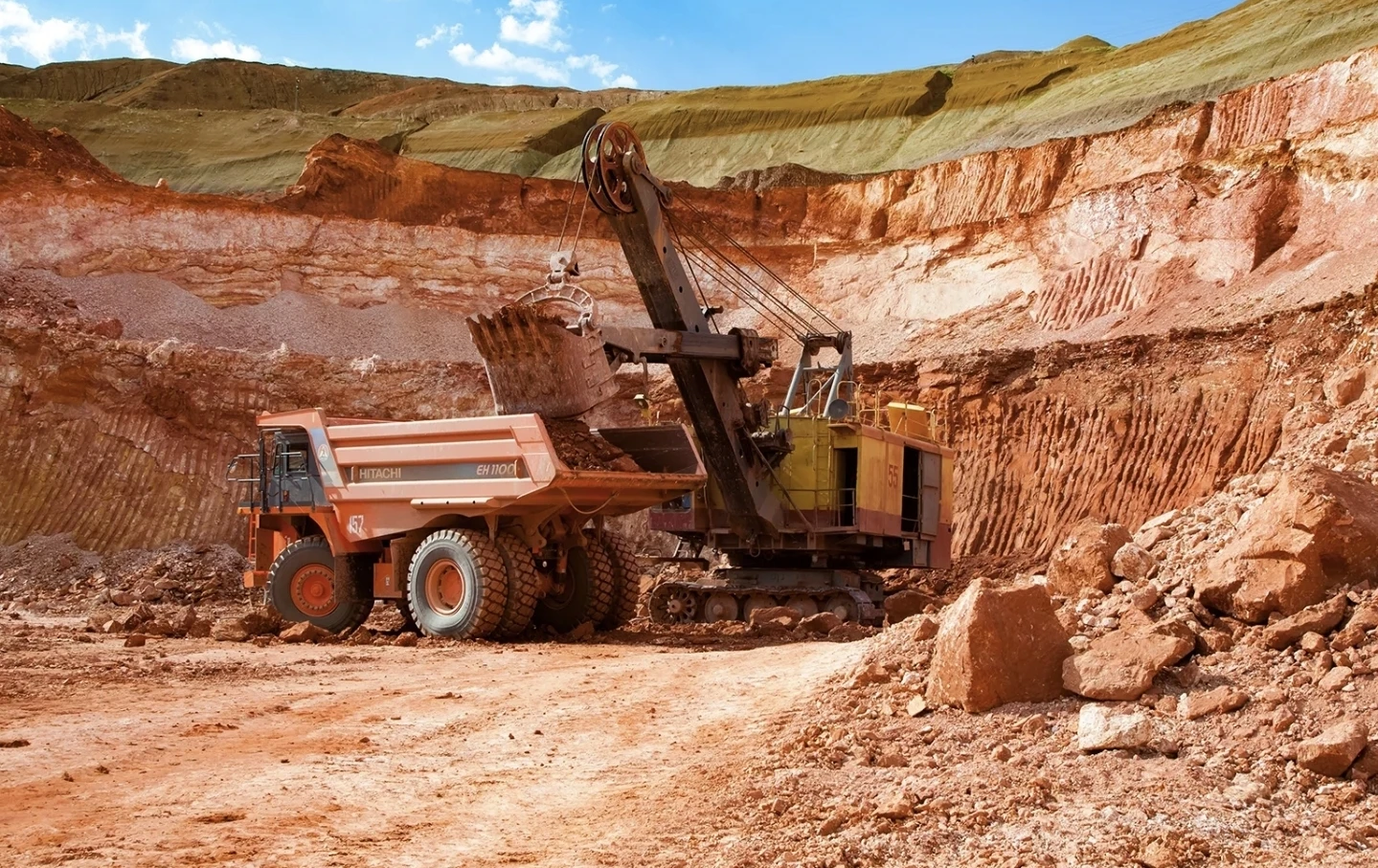 La Guinée négocie un accord d’approvisionnement en bauxite avec le groupe émirati EGA